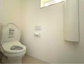トイレ　◆toilet◆
1Fと2Fの各フロアに温水洗浄便座を配置♪
